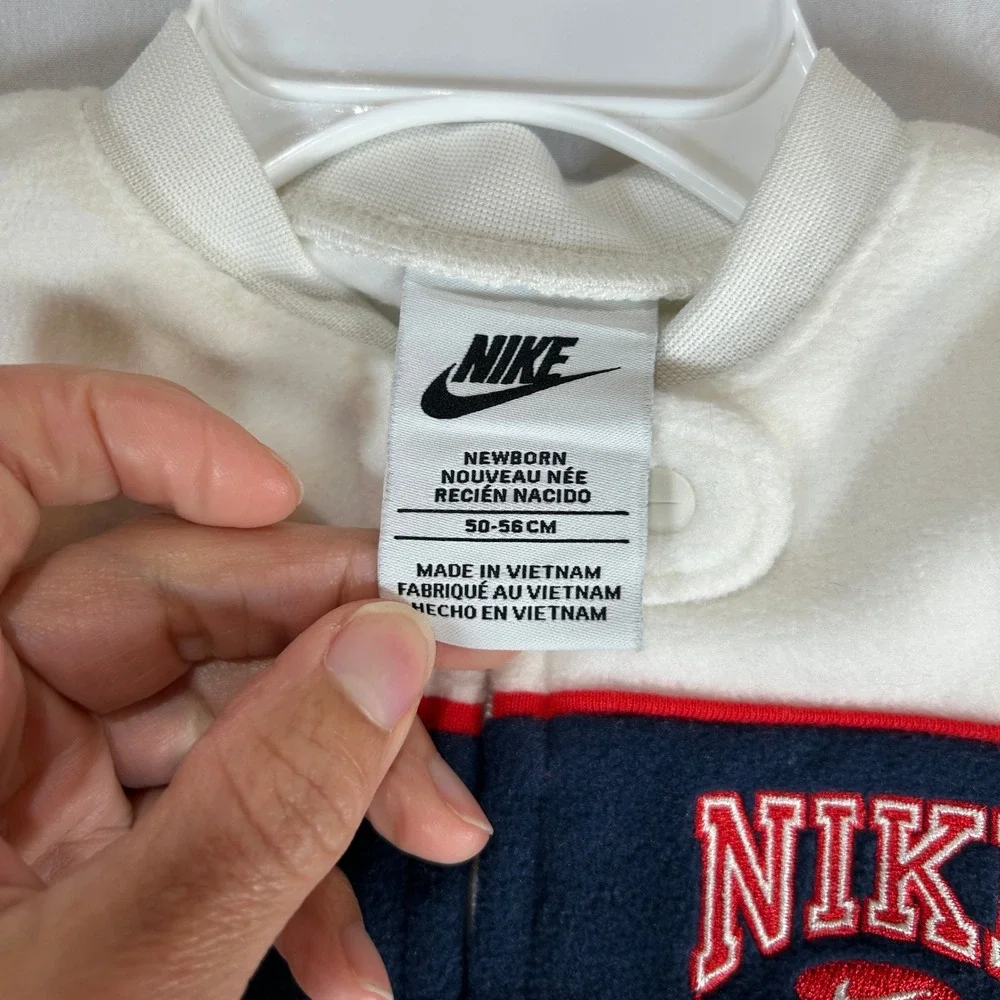 Nike Newborn Fleece Footed Coverall Sail White Navy Blue 56N255-782 0-3M NWT
